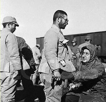 武士道精神|悲惨的一幕，日本武士杀了11个法国人，20个武士集体自杀偿命