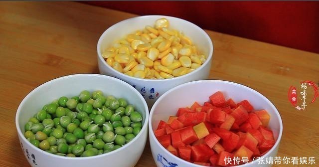 排骨|排骨焖饭怎么做好吃?告诉你正确做法,肉香不腥,米饭软糯入味