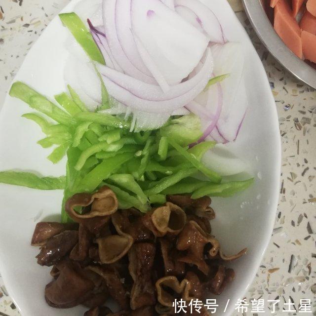  猪大肠|辣炒猪大肠，家常小炒下饭菜