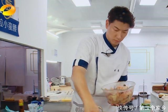 刘宇宁|刘宇宁吐槽菜量大,有谁注意张亮说了啥中餐厅的精神藏不住了