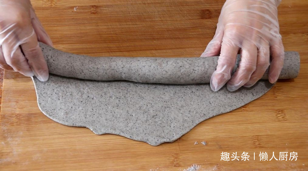  做法|这是刀切馒头的做法，不需要二次醒发，加上黑芝麻，香味更浓