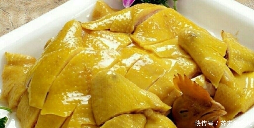 姜葱|粤菜40年大厨煮白切鸡,不只放姜葱,放两粒它,鸡皮自动变黄