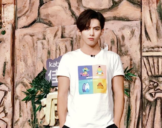  热度|《少年之名》太糊了，选手连夜改认证？张艺兴曾直言今年不应该办