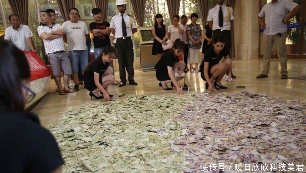 夫妇|农村夫妇带14麻袋零钱买房, 攒了30年, 最终金额让人十分佩服