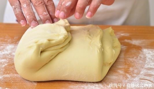 高筋面粉|特级红豆餐包,外酥内软,搭配甜而不腻的红豆馅,最适合拿来解馋