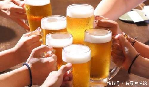  不想|当天的啤酒剩不少，不想扔就这样利用，很多家庭只会用来浇花