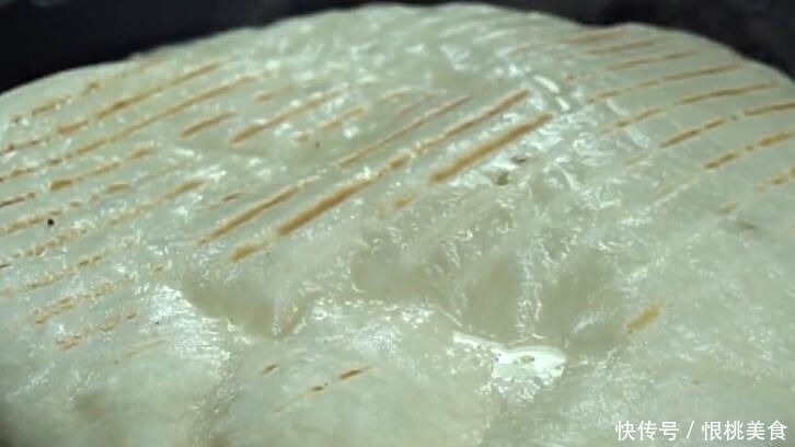  发硬|吃了20多年的饼，才知道正确的烙法，难怪之前烙的发硬还不鼓泡