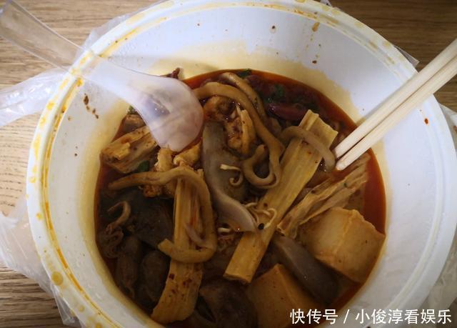 老板|麻辣烫接到外卖订单,正准备动手做,看到订单要求后,老板懵了