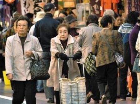 安倍|短短1年日本少了50万人,安倍也无能为力,专家:这只是个开始
