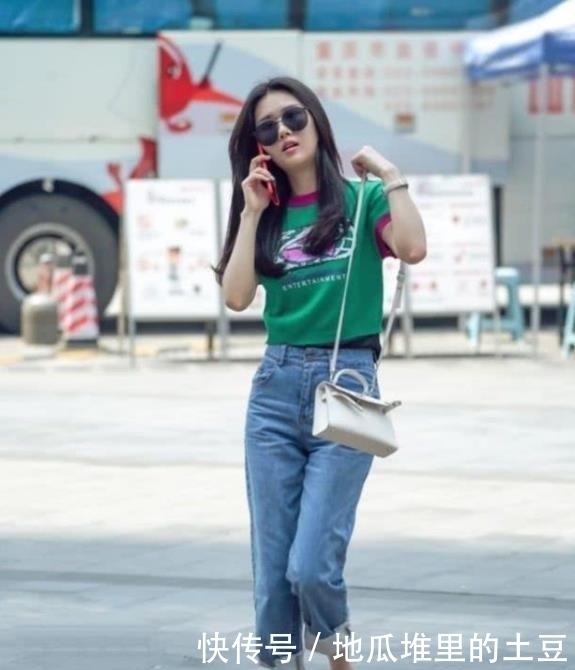  分手|街拍穿搭：我从来不会在分手很久后才会哭，因为不值！