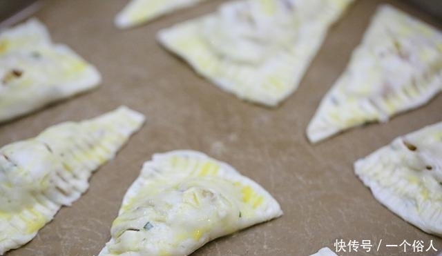 儿子|手抓饼做苹果派,简单又美味,儿子说:再也不用去必胜客了