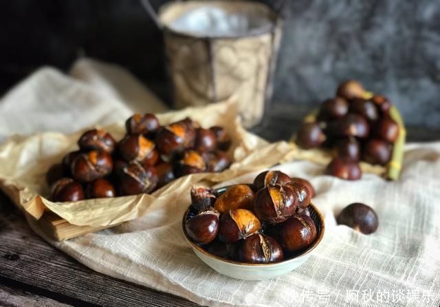 炒栗子|秋天三大宝之糖炒栗子,栗子按照这种方法烤,软糯不苦好剥皮!