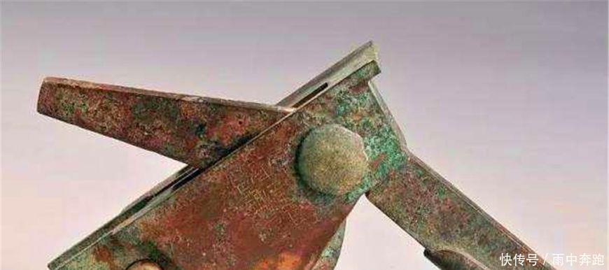弓弩|几年前老人花30万购得一古物,专家鉴定是战国的,但你买赔了