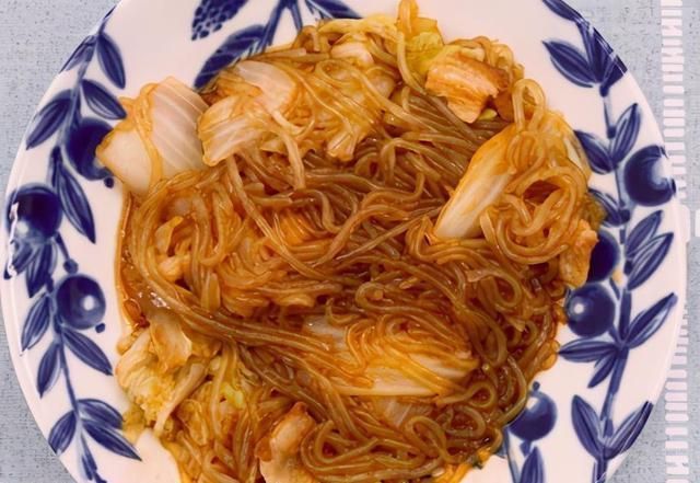 技巧|白菜炖粉条,掌握1招小技巧,粉条不粘不成坨,根根分明更爽滑