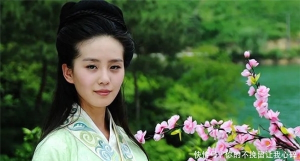 hold|刘诗诗未红时拍的戏,打扮得太“寒酸”,多亏高颜值hold住了!