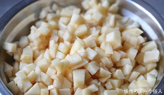 儿子|手抓饼做苹果派,简单又美味,儿子说:再也不用去必胜客了