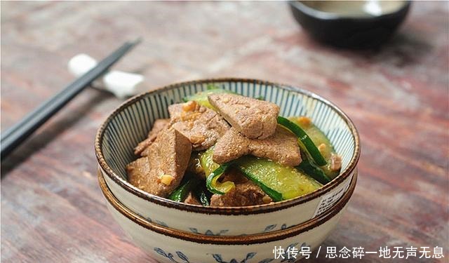 最伤|喝酒伤肝大错特错,这件事虽不起眼,但最伤肝,大家每天总是做