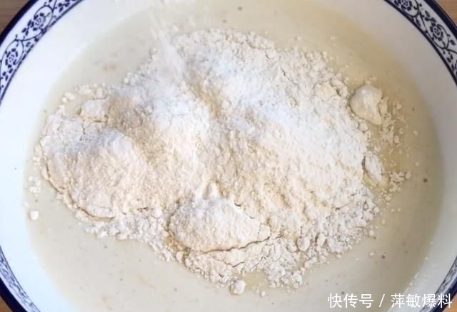 鸡蛋|1碗黄豆,2个鸡蛋,没想到这么好吃,不蒸不炸,出锅一会就光盘