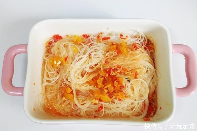 新鲜的生蚝|秋天，不要错过美味的生蚝，学过这3步，挑选到汁肥肉嫩的生蚝