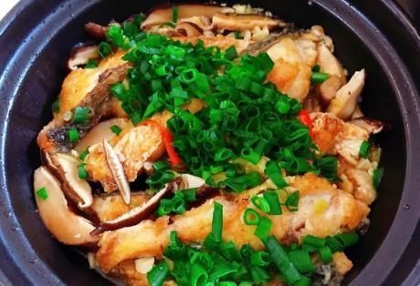 做法|今日中秋,鱼肉用这方法做一锅,比糖醋鱼好吃还下饭,特有面子