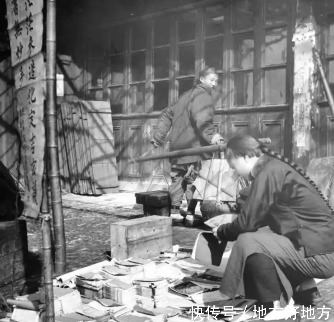 真实|清末真实照片，老汉田里有粮心里不慌，新娘霞披凤冠姿容俏丽