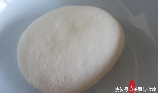 鸡蛋|三种不同的鸡蛋饼,制作方法各异,您更喜欢哪一种