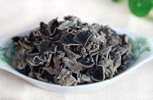 木耳|泡木耳不要只用水,学会这一招,1分钟就能泡发,木耳又大又软