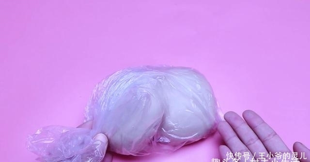 保鲜袋|保存馒头不要直接放冰箱,教你一招,放半个月也不发霉,不干硬