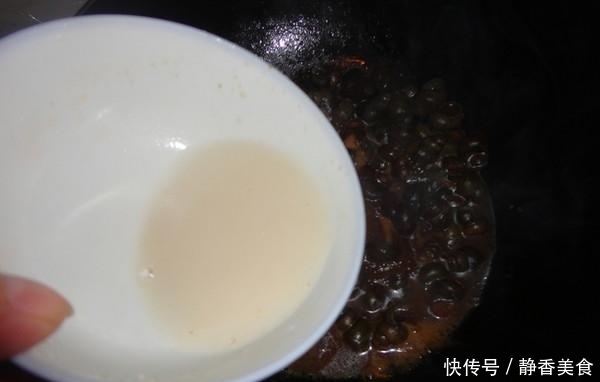 入适量|10斤田螺,闺蜜这样炒一锅,三人啤酒配螺蛳,真够味,真过瘾