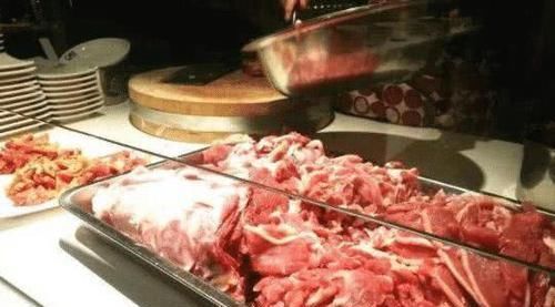 吃饭|老同学见面请吃饭,吃了“一整头牛”,结账时傻眼了没算错吗