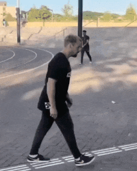 搞笑|搞笑GIF:本以为是高手,没想到是个二货