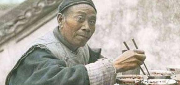 瘦弱|罕见的清朝老照片!图三男子是禁卫军,这么瘦弱的人还能做武官!