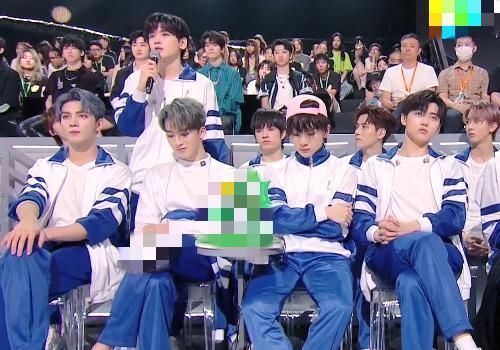 R1SE|R1SE获得《炙热》第三名,周震南嘴上说着没遗憾,却在网上表达失落