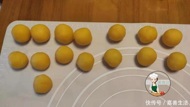 咬一口|这美味，超市要几百块一盒，自己做更实惠，咬一口还爆浆，抢着吃