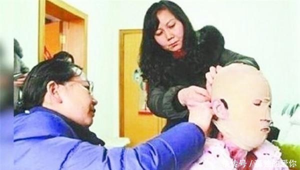 受尽|女孩一直戴头套上学,却受尽同学嘲讽,摘下头套后众人都沉默了