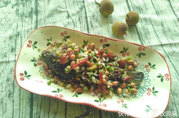 新鲜的鲫鱼|被“误解”最深的鱼,它的全身是宝,比甲鱼营养,6元1斤没人买