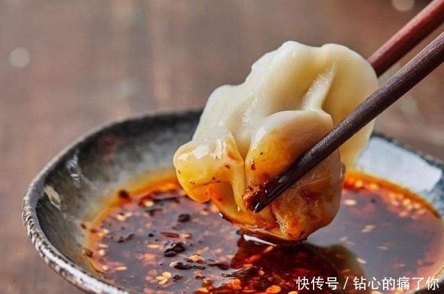  调料|不同地区吃饺子时，都会蘸哪些“调料”原来学问如此之大