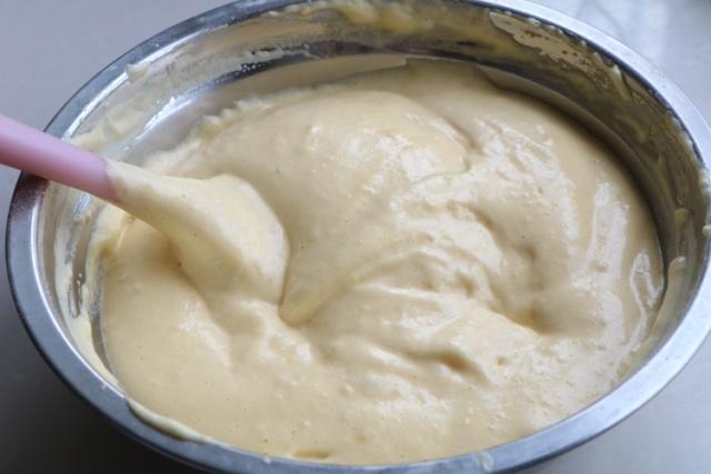 香甜|极简版蒸糕,4个鸡蛋1把面粉,不用油上锅蒸,香甜软糯味道好