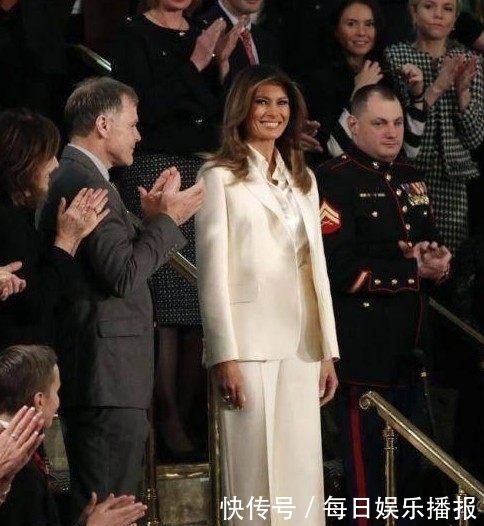  第一夫人|看美国第一夫人这张照片，你就知道为什么特朗普会对她如此着迷