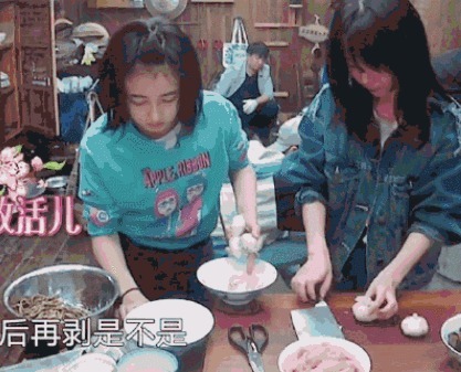 明星|同样是《向往》嘉宾,为何张子枫对谭松韵和何蓝逗是两张脸