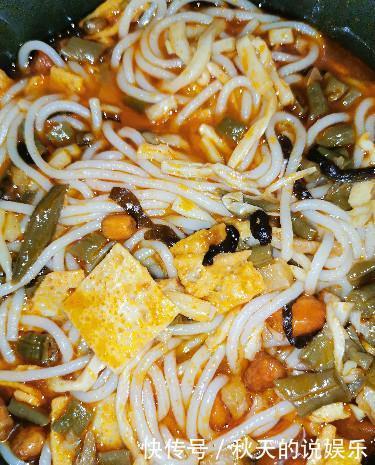 美味|“臭名”远扬的螺蛳粉,简单方便的美味,家中存货不断