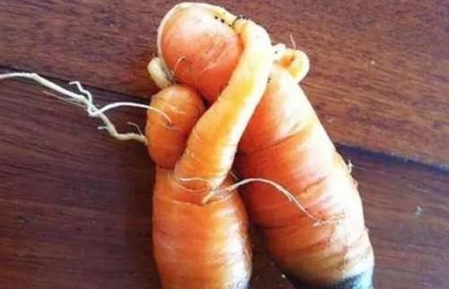 苹果|那些“成精”的水果,忍了榴莲,忍了苹果,看到草莓这是要下蛋