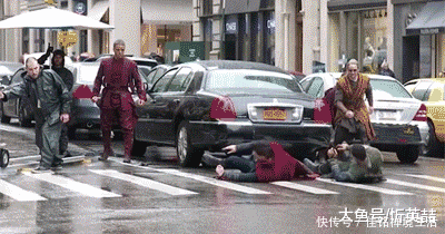 飞起来|当漫威去掉特效! 雷神看了会沉默! 幻视看了会脚软……