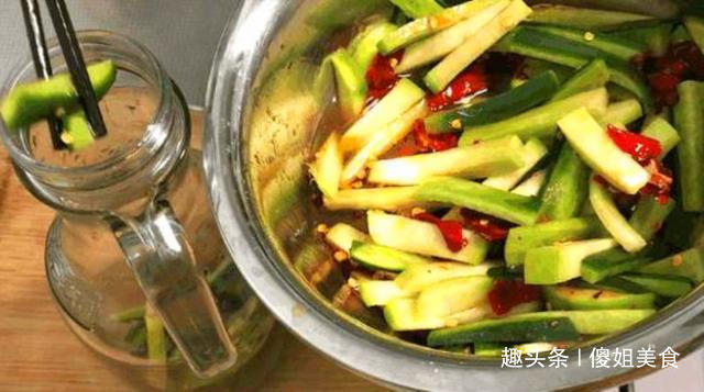  萝卜|饭店腌萝卜技巧，学会如此做，当天就能吃，简单脆爽，越吃越想吃