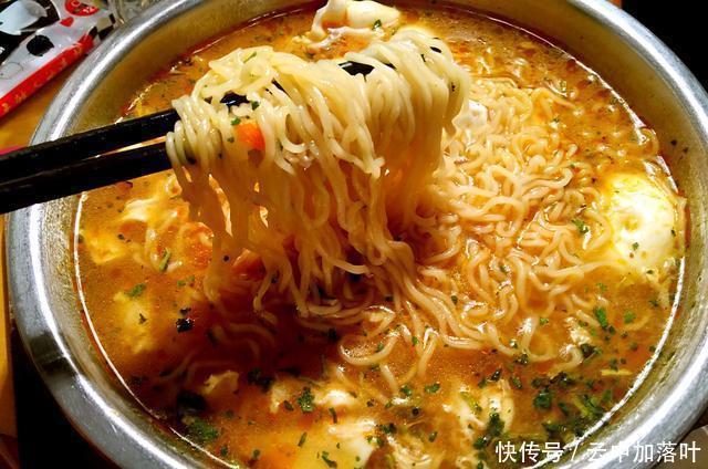 康师傅|只知道康师傅这3种“冷门”泡面每袋仅3到4元,味道不输火鸡面
