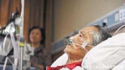 小妍母女|小女孩好心给老人让座，却被老人一家打得头破血流