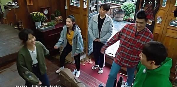 张子枫|向往的生活史上最“作”女嘉宾,衣服总穿不好,不干活还爱抢话