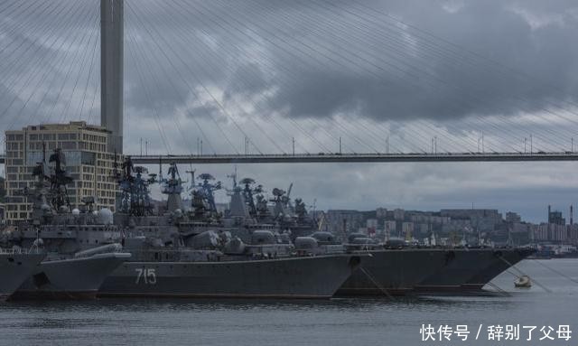 下令|清一色核潜艇载弹出港,五角大楼不再强硬,下令航母火速撤离南海