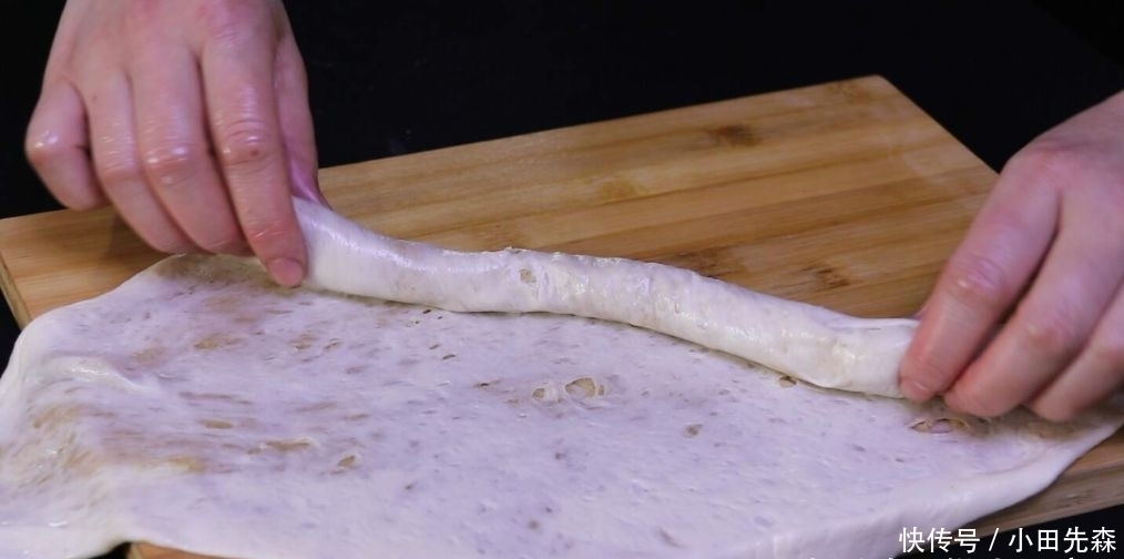 面粉|这是椒盐酥饼的做法,咸香可口,外皮超酥,轻轻一碰就掉渣