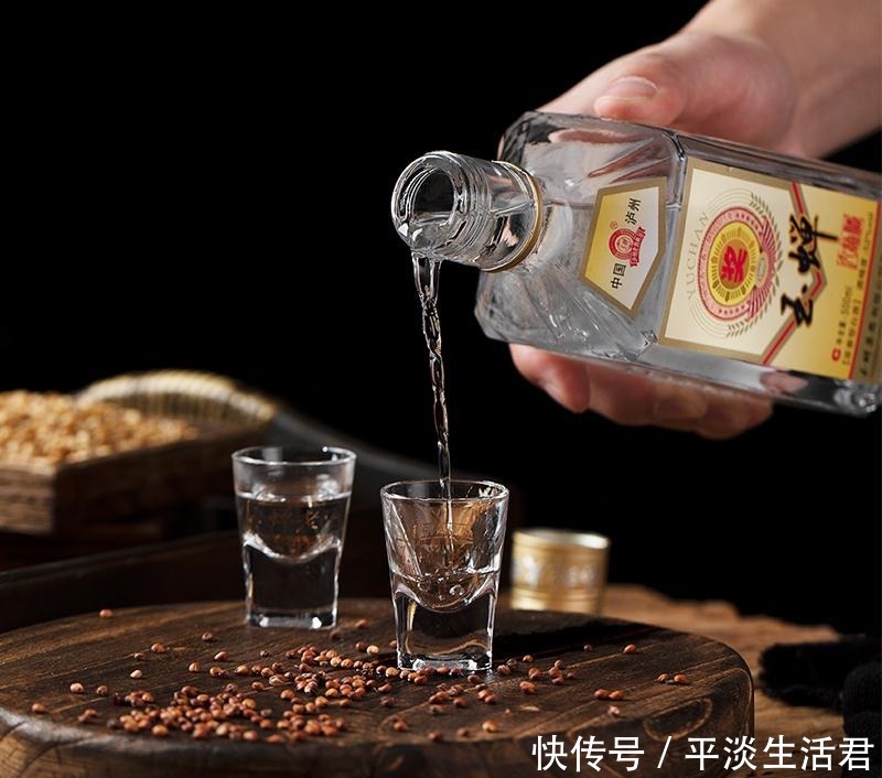 白酒|输在“包装”上的3款白酒,口感好不上头,酒中极品!